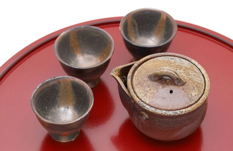 骨董品の買取りを可児市周辺でお探しなら買いクル多治見・可児店へ